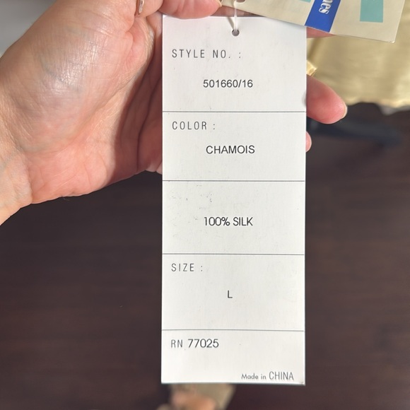 Vintage - with tags - 100% silk western button down - Picture 8 of 8